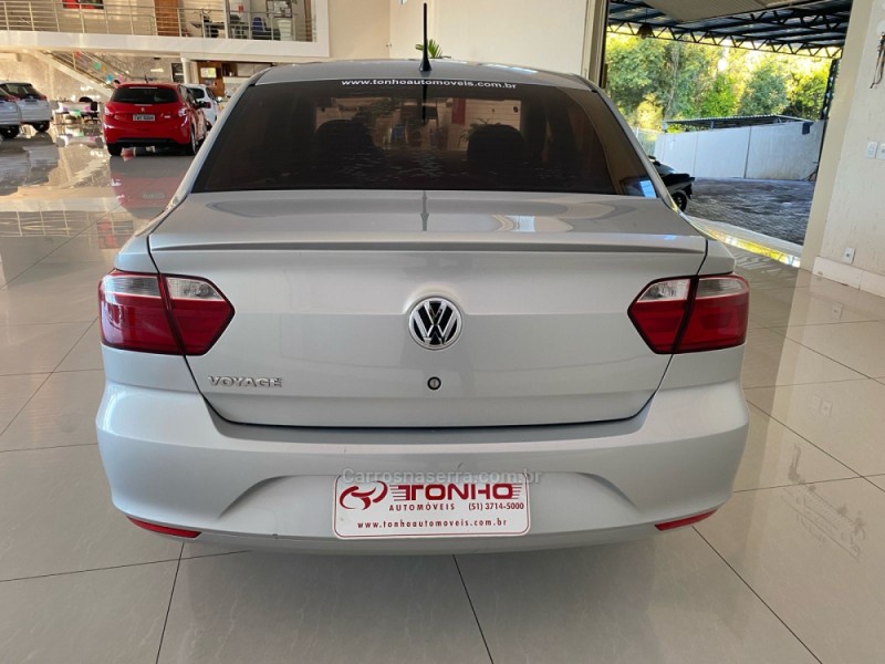 VOYAGE 1.0 MI COMFORTLINE 8V FLEX 4P MANUAL - 2017 - LAJEADO
