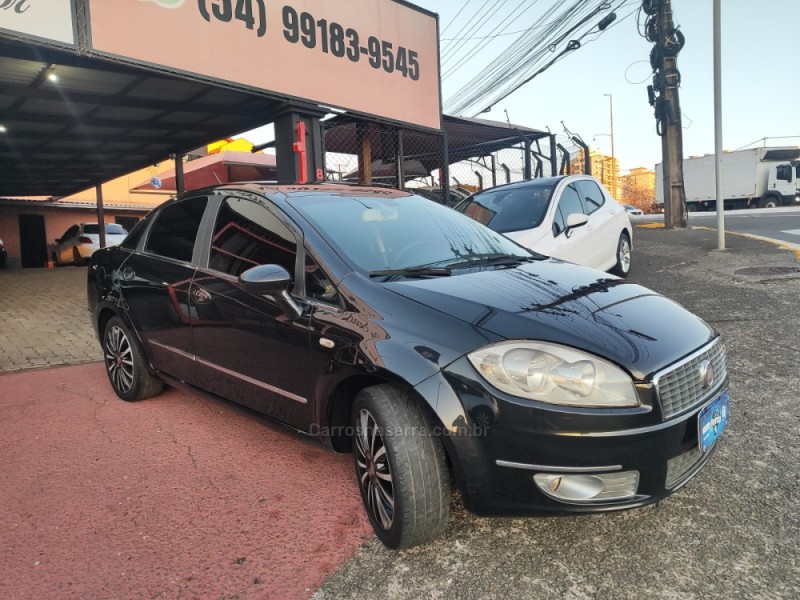 LINEA 1.8 ESSENCE 16V FLEX 4P MANUAL - 2013 - FARROUPILHA