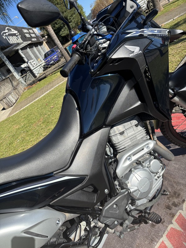 XRE 300  - 2019 - FELIZ