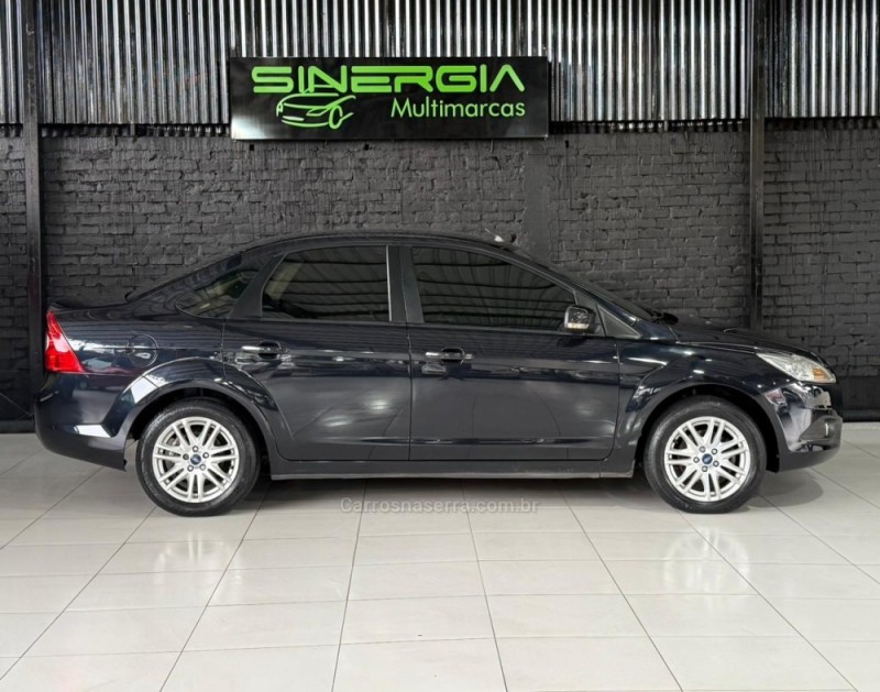 FOCUS 2.0 GLX SEDAN 16V FLEX 4P MANUAL - 2012 - CAXIAS DO SUL