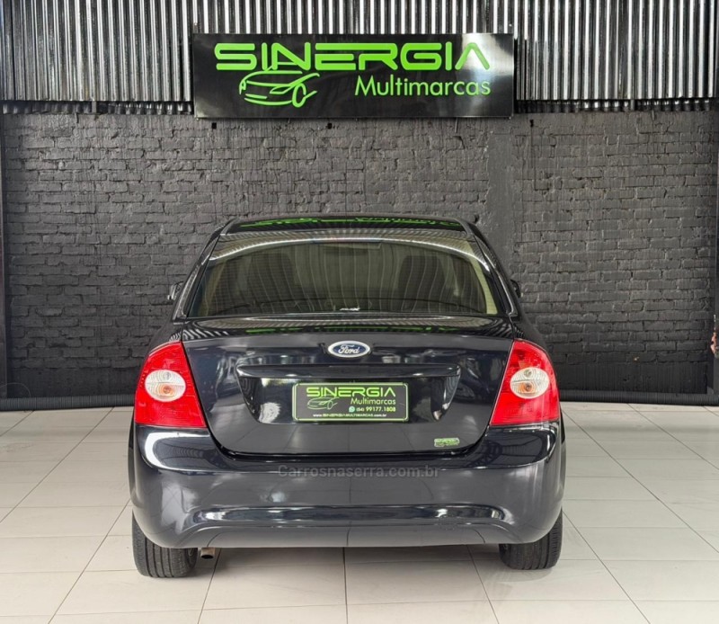 FOCUS 2.0 GLX SEDAN 16V FLEX 4P MANUAL - 2012 - CAXIAS DO SUL