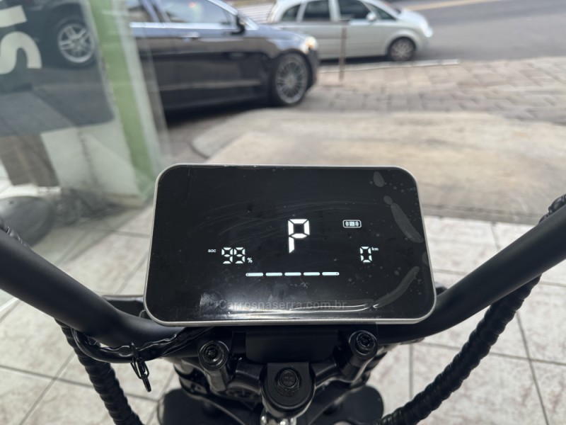 SCOOTER ELÉTRICA  - 2027 - GARIBALDI