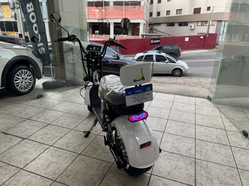 SCOOTER ELÉTRICA  - 2027 - GARIBALDI