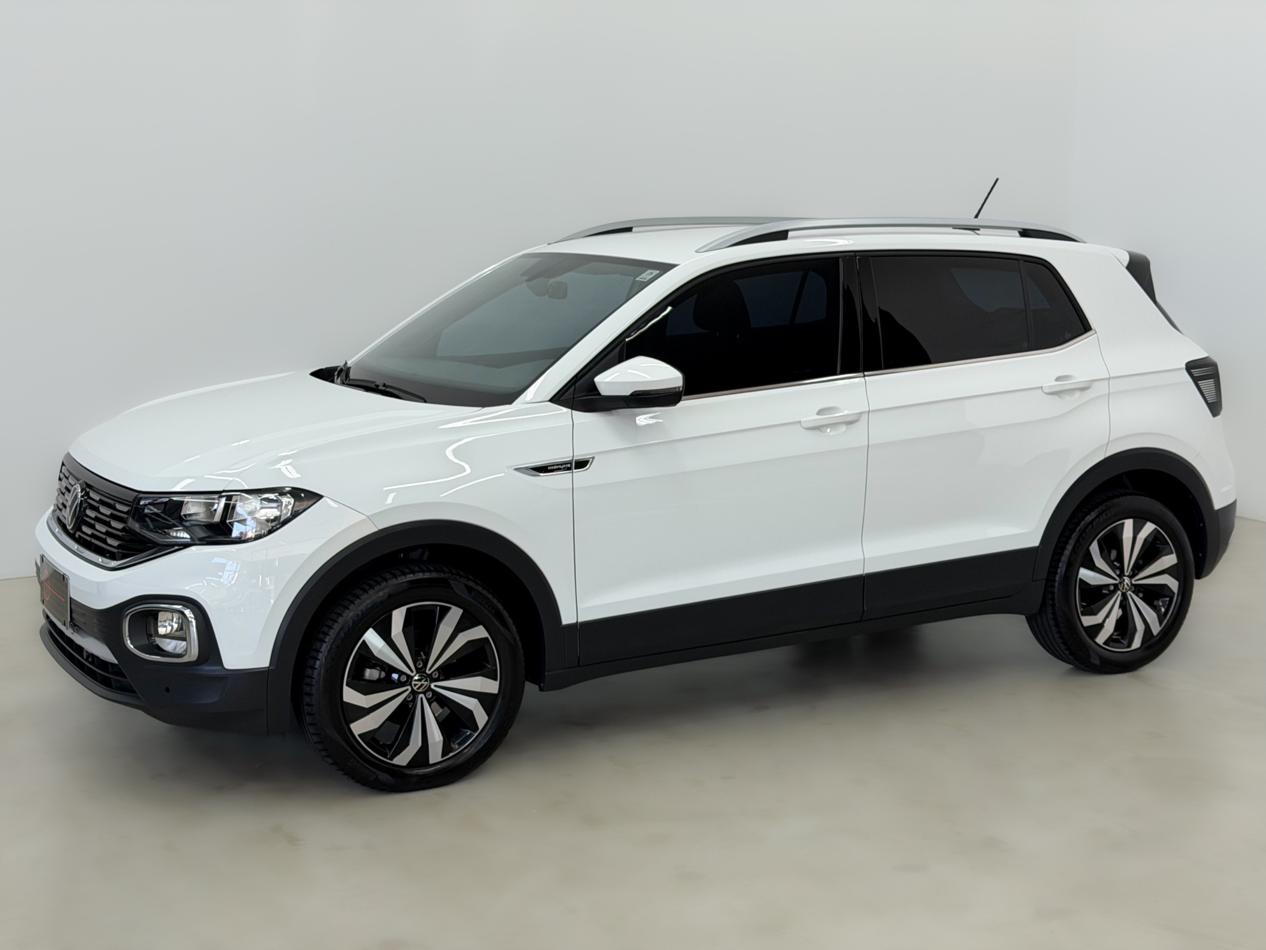 VOLKSWAGEN T-CROSS — foto 2