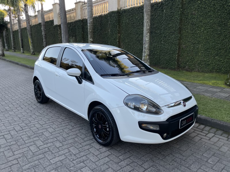 PUNTO 1.4 ATTRACTIVE 8V FLEX 4P MANUAL - 2014 - CAXIAS DO SUL