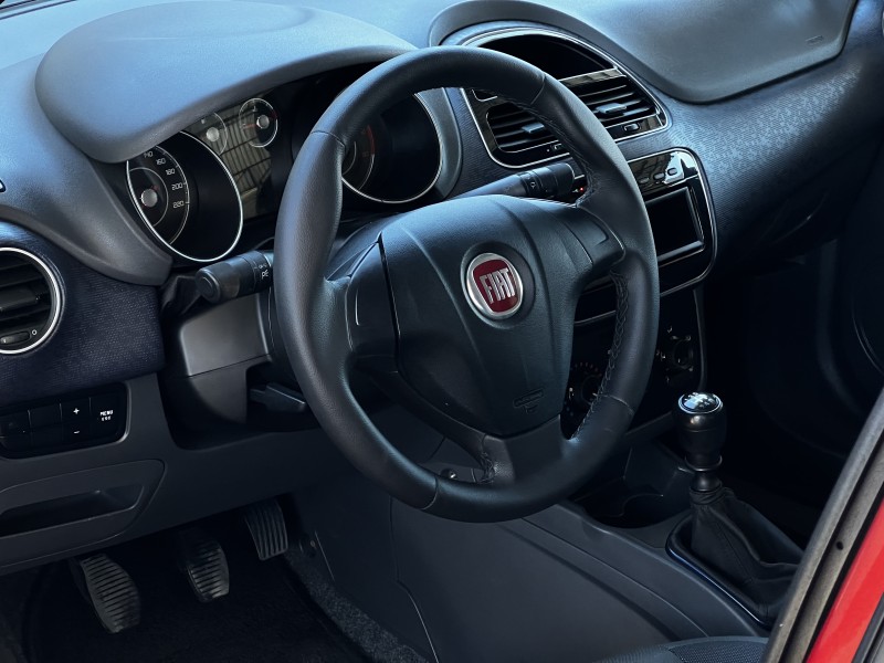 PUNTO 1.4 ATTRACTIVE 8V FLEX 4P MANUAL - 2015 - BENTO GONçALVES