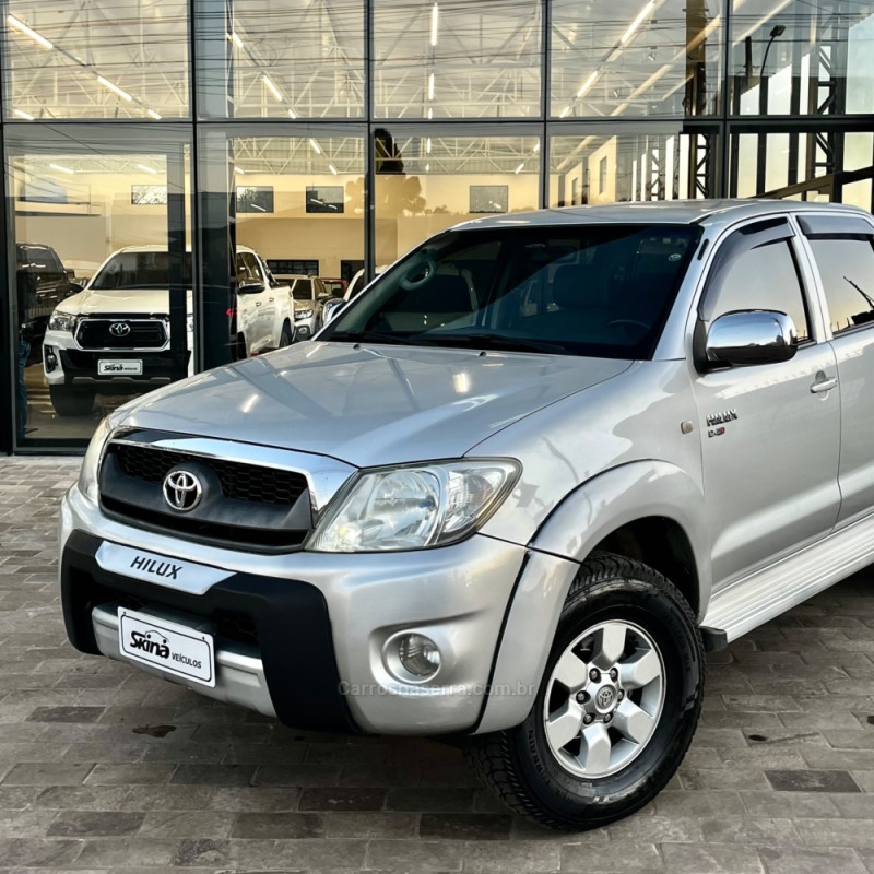 HILUX 2.5 4X4 CD 16V TURBO DIESEL 4P MANUAL - 2011 - VACARIA