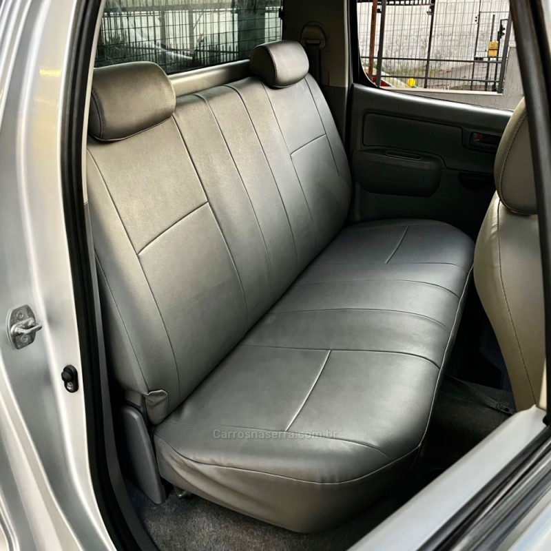 HILUX 2.5 4X4 CD 16V TURBO DIESEL 4P MANUAL - 2011 - VACARIA