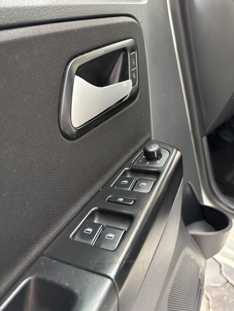 FOX 1.6 CONNECT 8V FLEX 4P MANUAL - 2019 - HARMONIA
