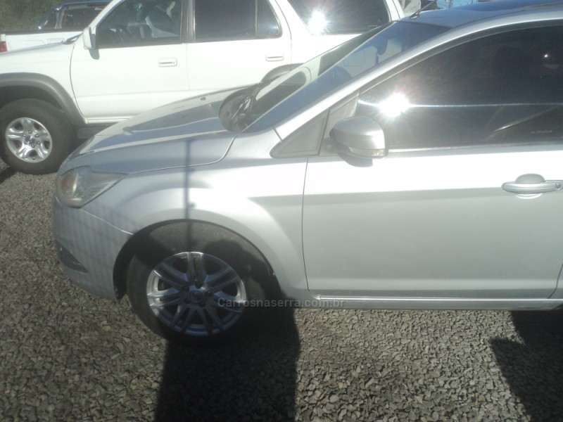 FOCUS 2.0 GHIA SEDAN 16V FLEX 4P MANUAL - 2012 - FARROUPILHA