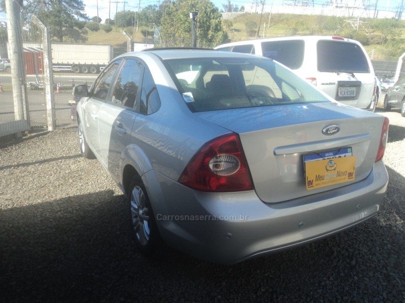 FOCUS 2.0 GHIA SEDAN 16V FLEX 4P MANUAL - 2012 - FARROUPILHA