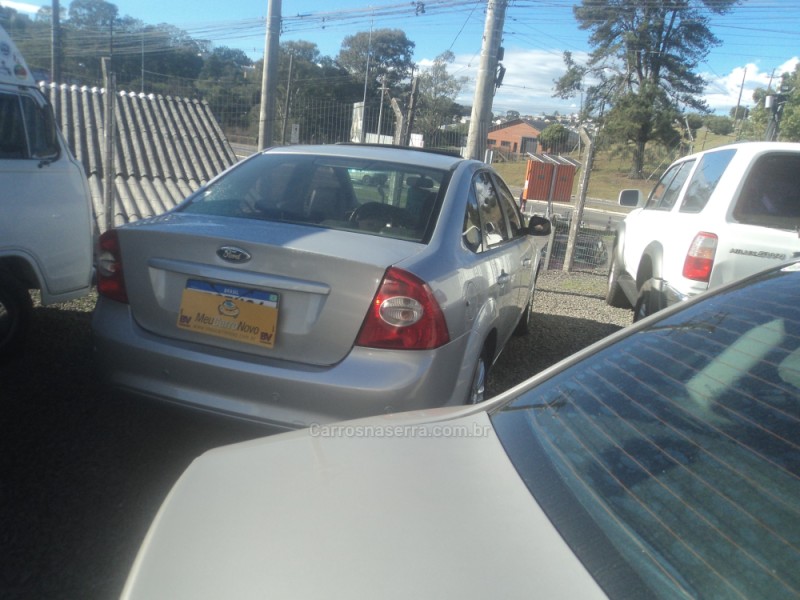 FOCUS 2.0 GHIA SEDAN 16V FLEX 4P MANUAL - 2012 - FARROUPILHA