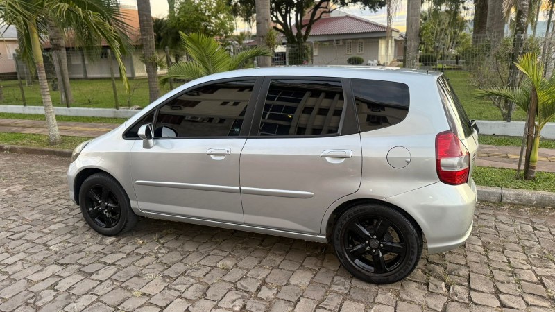 FIT 1.4 LXL 16V FLEX 4P MANUAL - 2004 - FELIZ