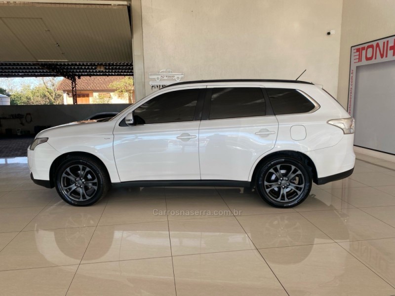 OUTLANDER 3.0 GT 4X4 V6 24V GASOLINA 4P AUTOMÁTICO - 2014 - LAJEADO