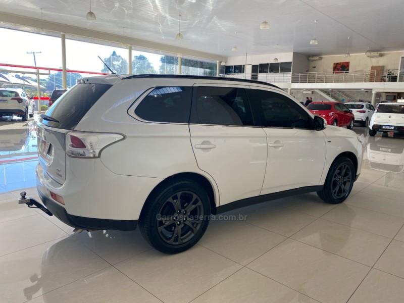 OUTLANDER 3.0 GT 4X4 V6 24V GASOLINA 4P AUTOMÁTICO - 2014 - LAJEADO