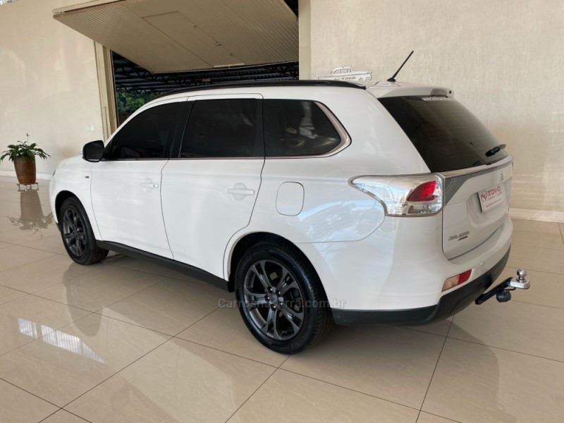 OUTLANDER 3.0 GT 4X4 V6 24V GASOLINA 4P AUTOMÁTICO - 2014 - LAJEADO