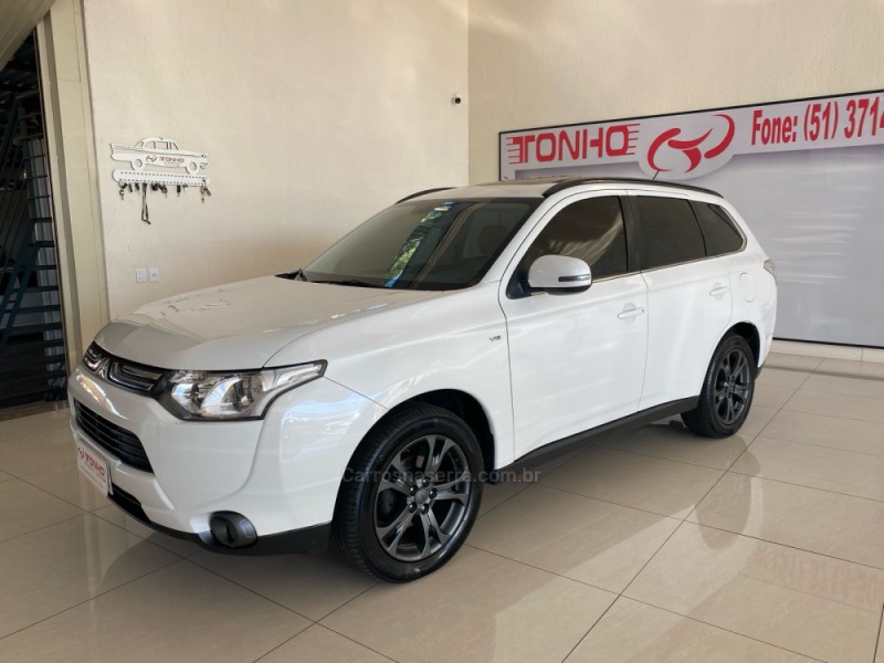 OUTLANDER 3.0 GT 4X4 V6 24V GASOLINA 4P AUTOMÁTICO - 2014 - LAJEADO