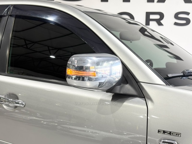PAJERO DAKAR 3.2 HPE S 4X4 7 LUGARES 16V TURBO INTERCOOLER DIESEL 4P AUTOMÁTICO - 2014 - NOVO HAMBURGO