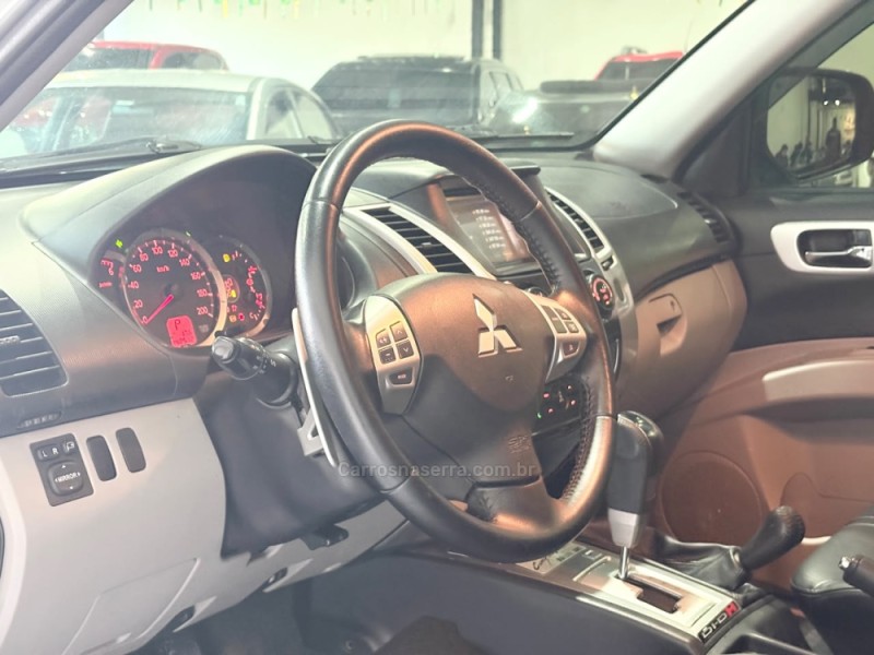 PAJERO DAKAR 3.2 HPE S 4X4 7 LUGARES 16V TURBO INTERCOOLER DIESEL 4P AUTOMÁTICO - 2014 - NOVO HAMBURGO