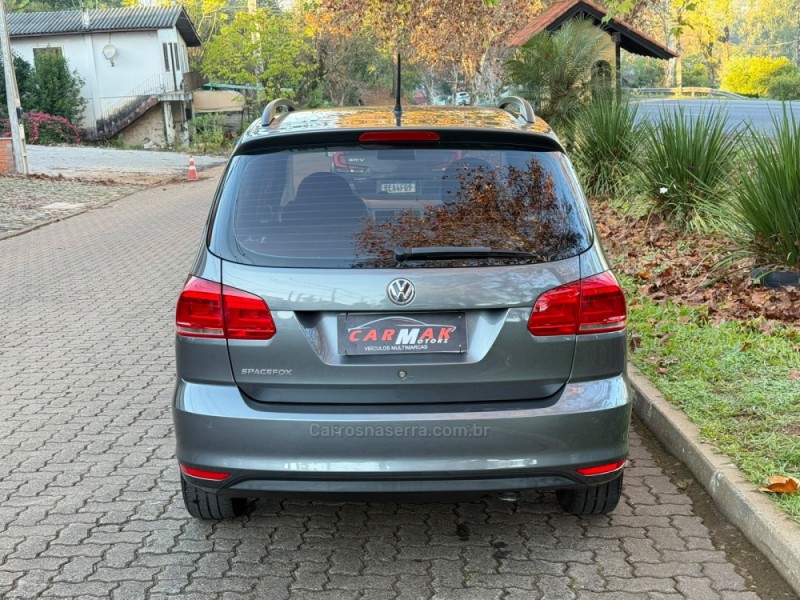 SPACEFOX 1.6 MI TREND 8V FLEX 4P MANUAL - 2018 - DOIS IRMãOS