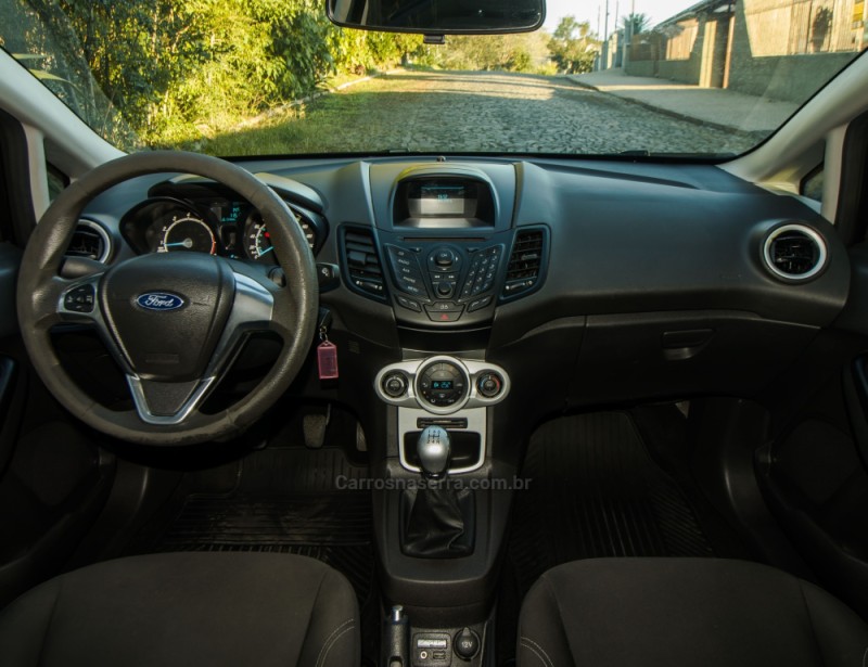 FIESTA 1.6 SE HATCH 16V FLEX 4P MANUAL - 2014 - NOVO HAMBURGO
