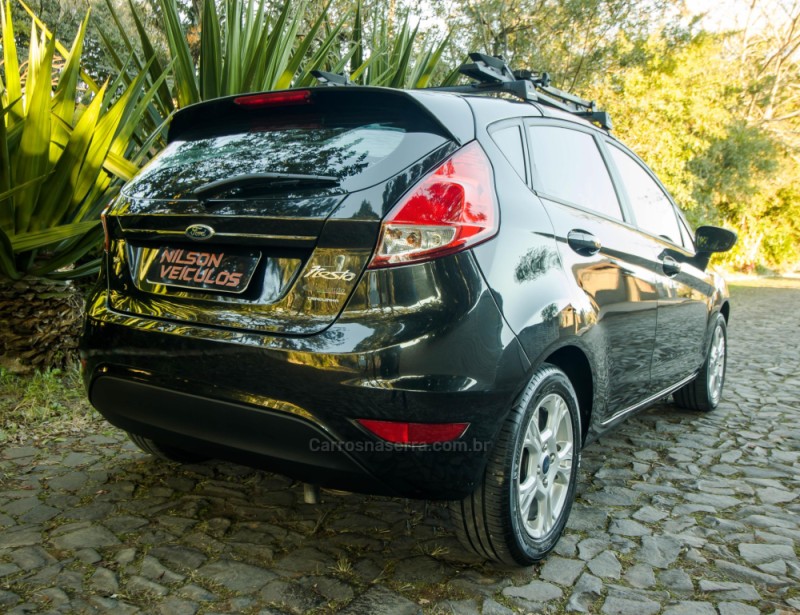 FIESTA 1.6 SE HATCH 16V FLEX 4P MANUAL - 2014 - NOVO HAMBURGO