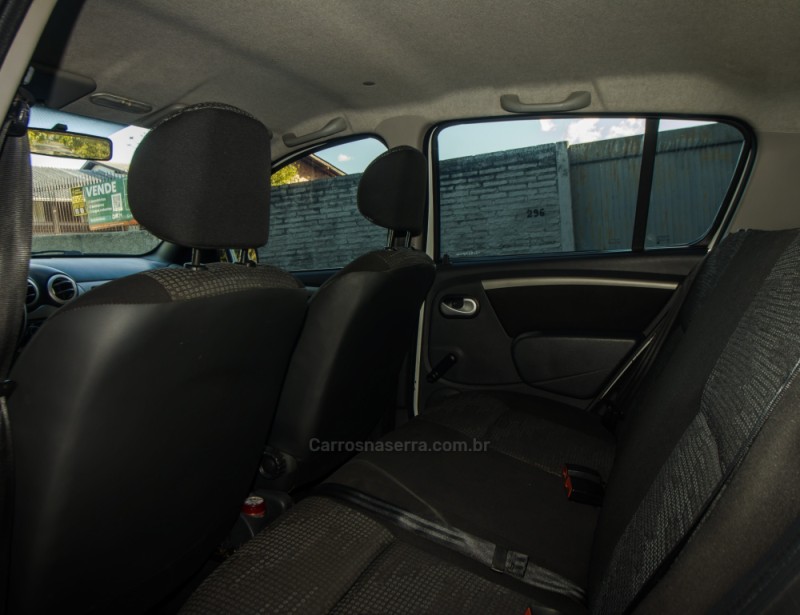 SANDERO 1.0 EXPRESSION 16V FLEX 4P MANUAL - 2011 - NOVO HAMBURGO