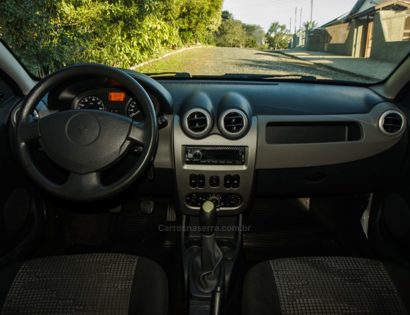 SANDERO 1.0 EXPRESSION 16V FLEX 4P MANUAL - 2011 - NOVO HAMBURGO
