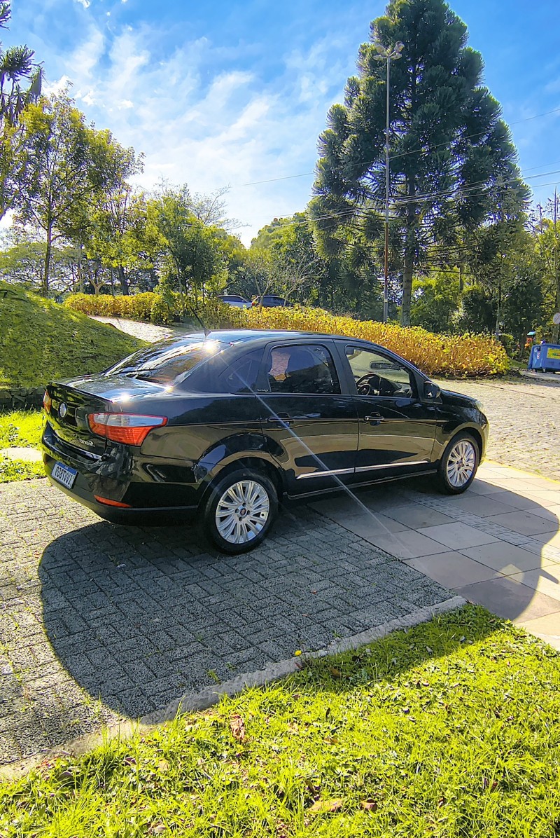 GRAND SIENA 1.6 MPI ESSENCE 16V FLEX 4P MANUAL - 2015 - FARROUPILHA