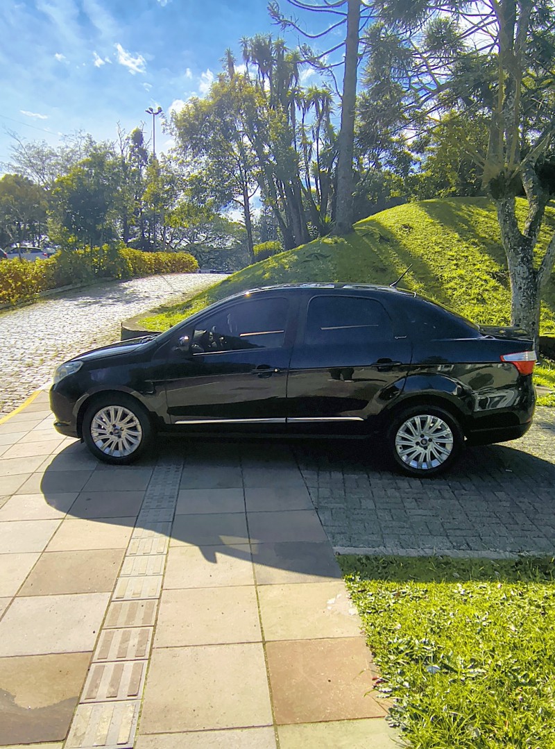GRAND SIENA 1.6 MPI ESSENCE 16V FLEX 4P MANUAL - 2015 - FARROUPILHA