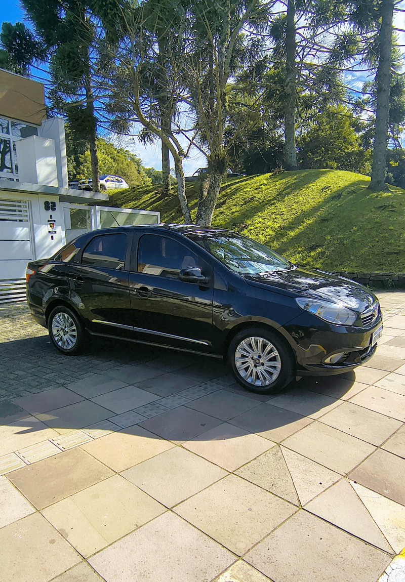 GRAND SIENA 1.6 MPI ESSENCE 16V FLEX 4P MANUAL - 2015 - FARROUPILHA