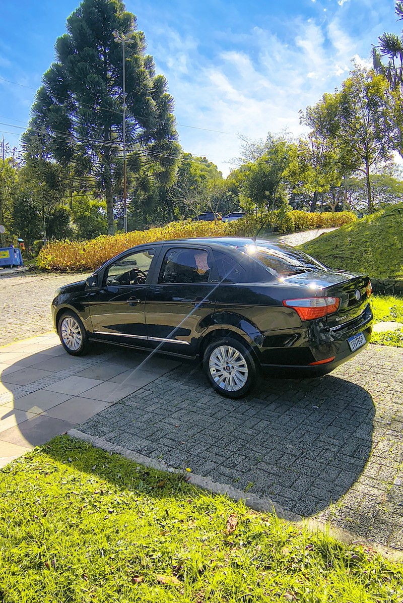 GRAND SIENA 1.6 MPI ESSENCE 16V FLEX 4P MANUAL - 2015 - FARROUPILHA