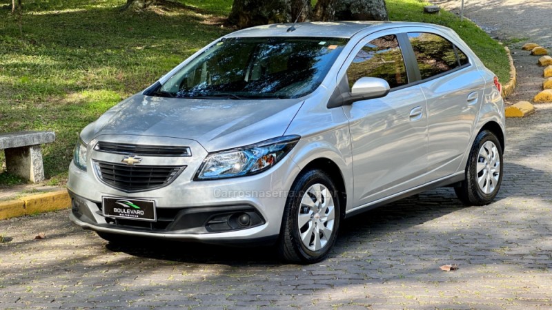 ONIX 1.4 MPFI LT 8V FLEX 4P MANUAL - 2013 - CAXIAS DO SUL