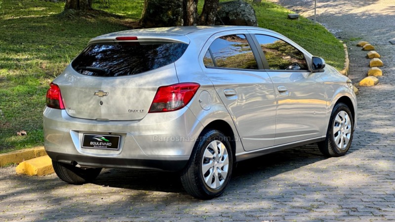 ONIX 1.4 MPFI LT 8V FLEX 4P MANUAL - 2013 - CAXIAS DO SUL