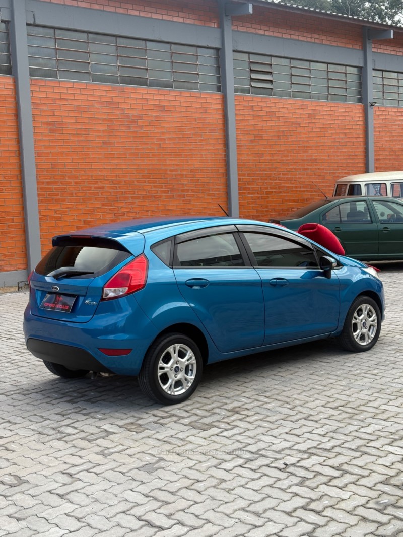 FIESTA 1.5 SE HATCH 16V FLEX 4P MANUAL - 2014 - CAXIAS DO SUL