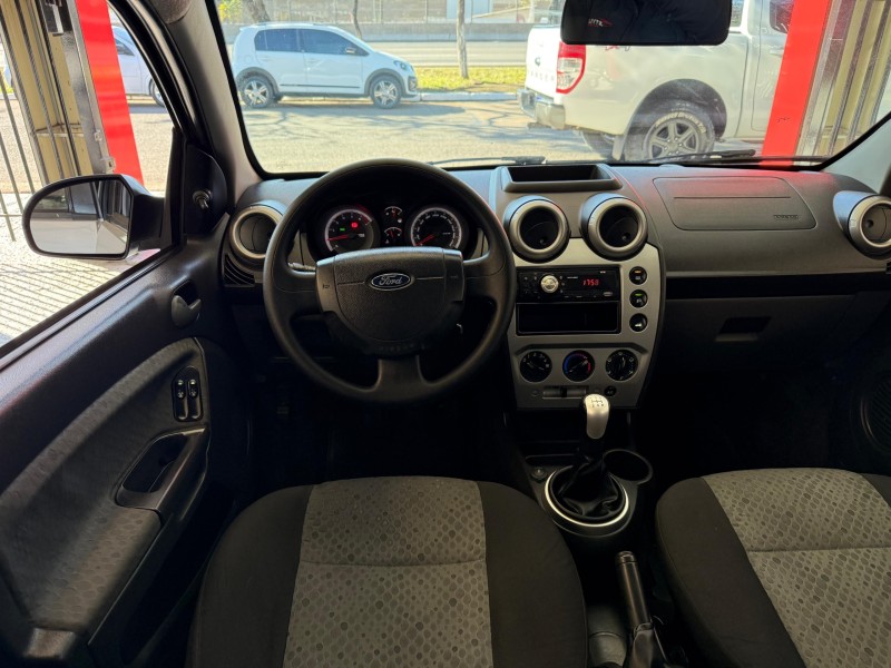 FIESTA 1.6 SE HATCH 16V FLEX 4P MANUAL - 2014 - ESTâNCIA VELHA