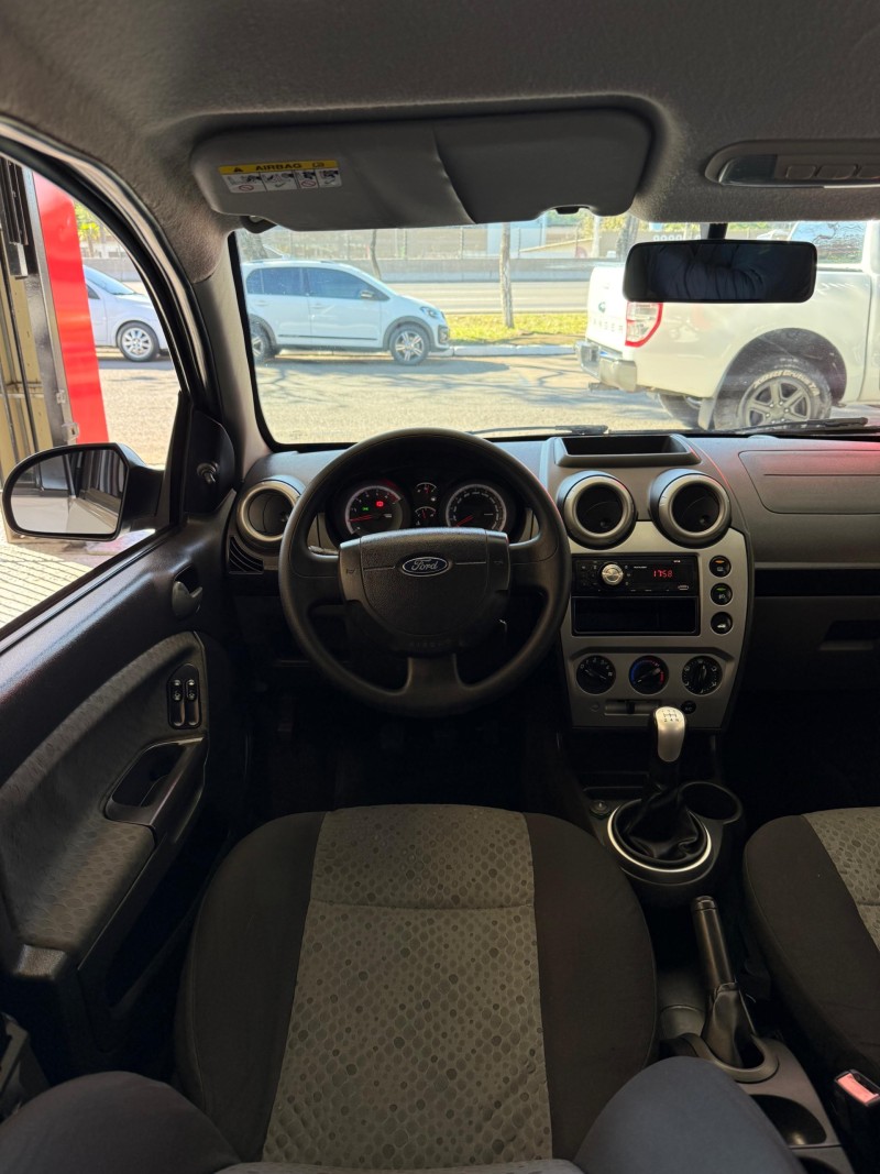 FIESTA 1.6 SE HATCH 16V FLEX 4P MANUAL - 2014 - ESTâNCIA VELHA