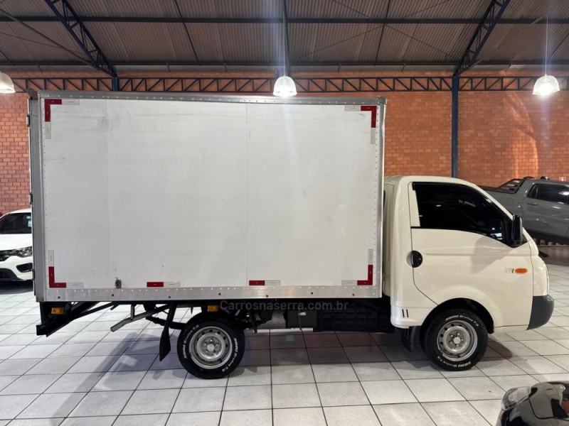 HR 2.5 TCI HD LONGO COM CAÇAMBA 4X2 8V 94CV TURBO INTERCOOLER DIESEL 2P MANUAL - 2008 - NOVO HAMBURGO