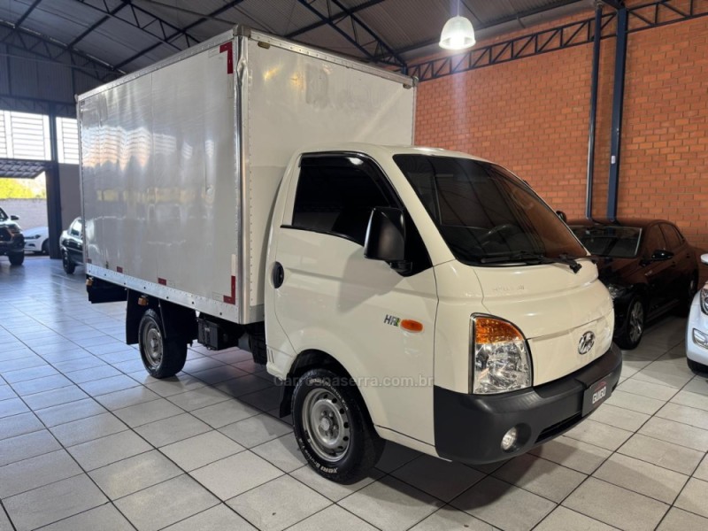 HR 2.5 TCI HD LONGO COM CAÇAMBA 4X2 8V 94CV TURBO INTERCOOLER DIESEL 2P MANUAL - 2008 - NOVO HAMBURGO