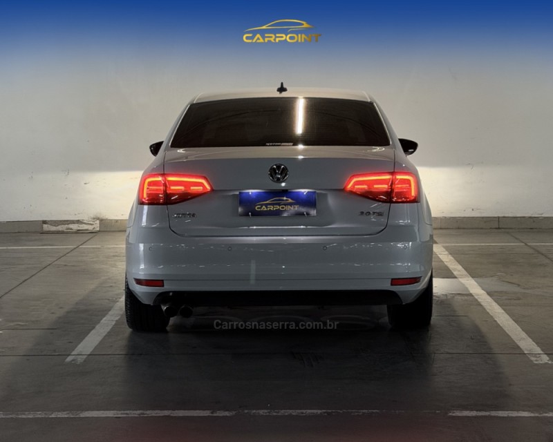 JETTA 2.0 TSI HIGHLINE 211CV GASOLINA 4P DSG - 2017 - CAXIAS DO SUL