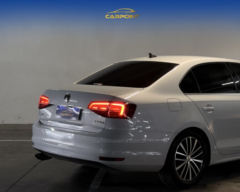 JETTA 2.0 TSI HIGHLINE 211CV GASOLINA 4P DSG - 2017 - CAXIAS DO SUL