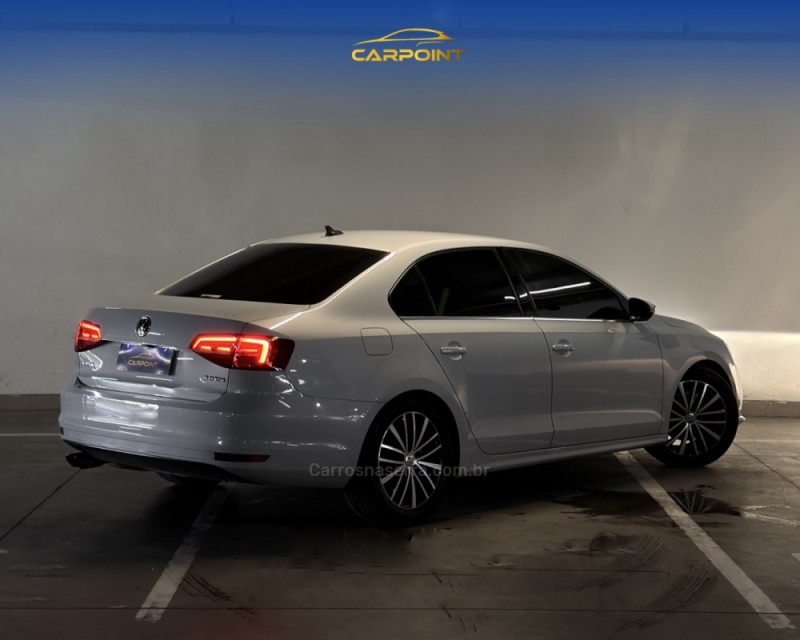 JETTA 2.0 TSI HIGHLINE 211CV GASOLINA 4P DSG - 2017 - CAXIAS DO SUL