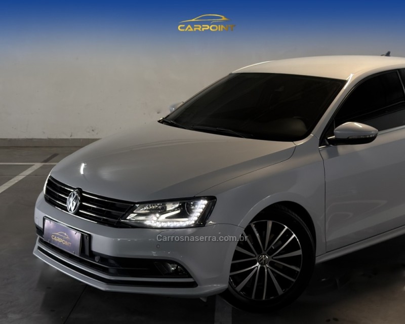JETTA 2.0 TSI HIGHLINE 211CV GASOLINA 4P DSG - 2017 - CAXIAS DO SUL