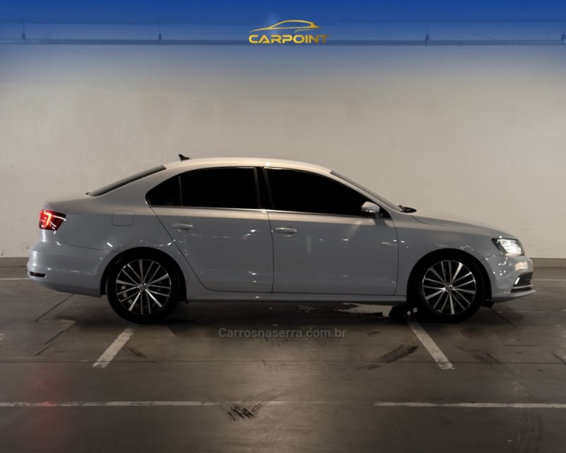 JETTA 2.0 TSI HIGHLINE 211CV GASOLINA 4P DSG - 2017 - CAXIAS DO SUL