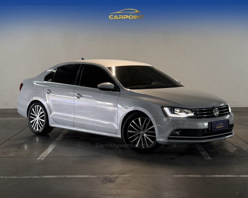 JETTA 2.0 TSI HIGHLINE 211CV GASOLINA 4P DSG - 2017 - CAXIAS DO SUL