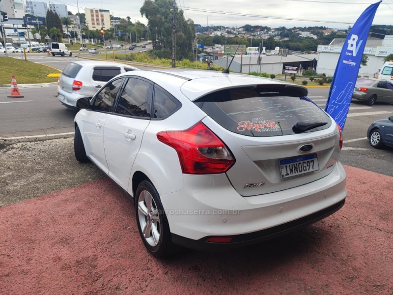 FOCUS 1.6 SE 16V FLEX 4P AUTOMÁTICO - 2015 - FARROUPILHA