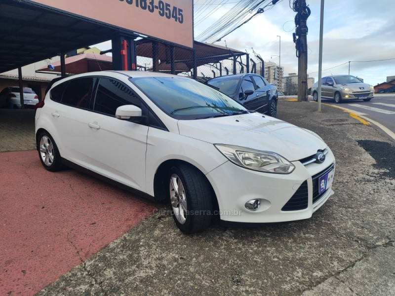 FOCUS 1.6 SE 16V FLEX 4P AUTOMÁTICO - 2015 - FARROUPILHA