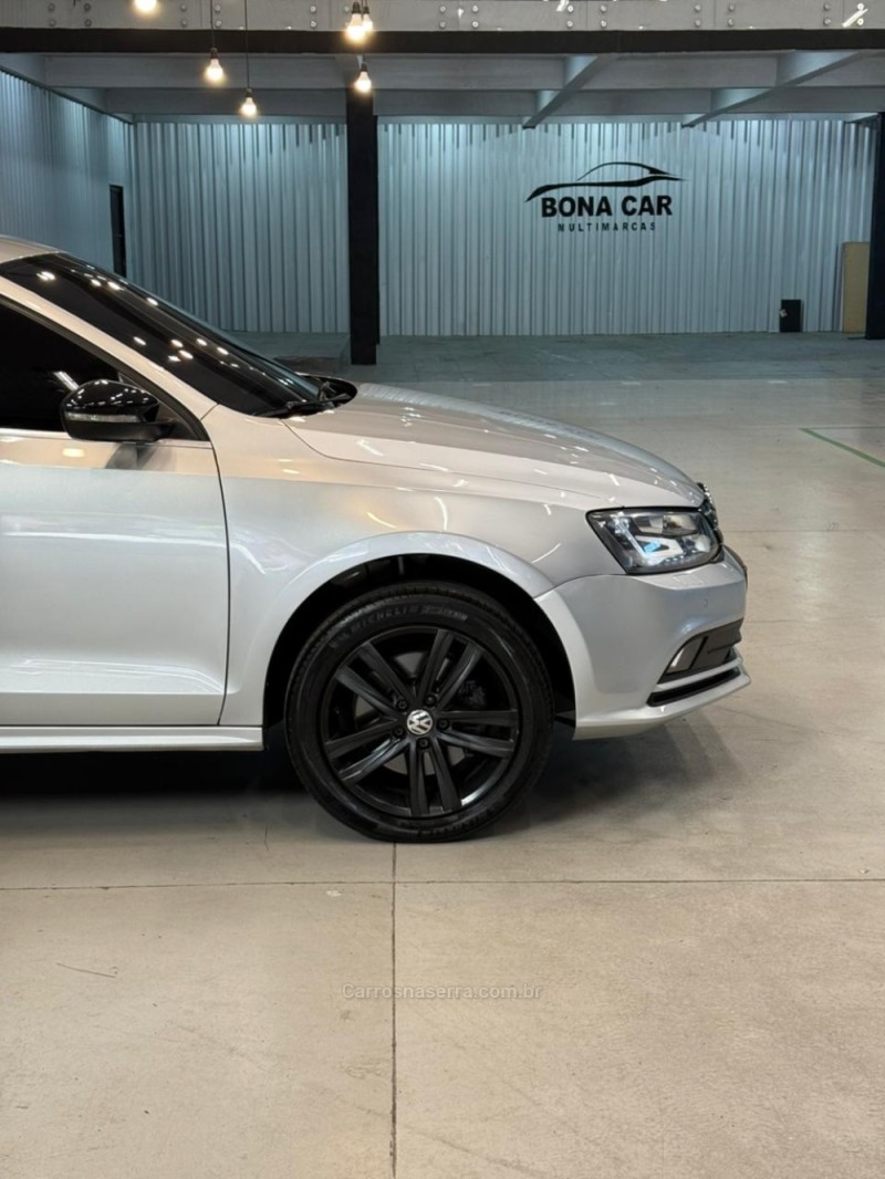 JETTA 2.0 TSI HIGHLINE 200CV GASOLINA 4P TIPTRONIC - 2015 - CAXIAS DO SUL