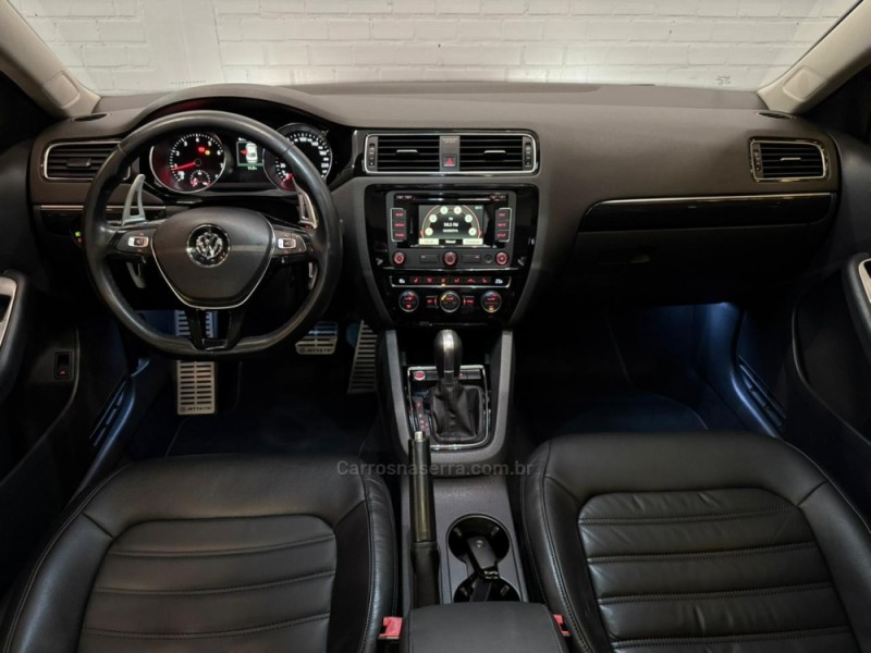 JETTA 2.0 TSI HIGHLINE 200CV GASOLINA 4P TIPTRONIC - 2015 - CAXIAS DO SUL