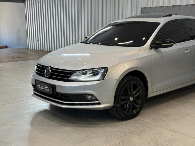 JETTA 2.0 TSI HIGHLINE 200CV GASOLINA 4P TIPTRONIC - 2015 - CAXIAS DO SUL